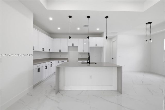 1032 CANDLELIGHT DR, Other City - In The State Of Florida, FL 33974