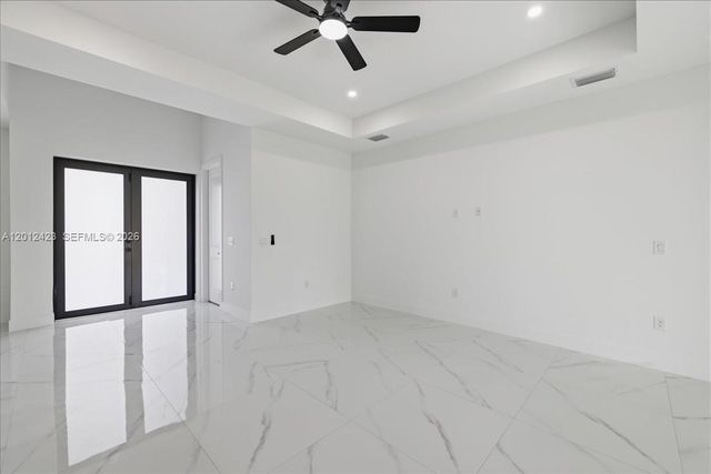 1032 CANDLELIGHT DR, Other City - In The State Of Florida, FL 33974