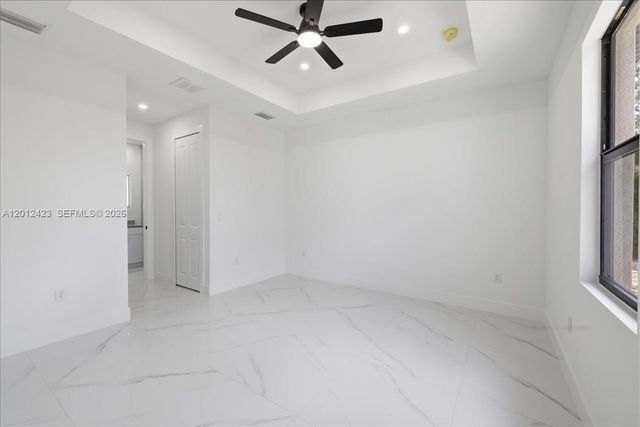 1032 CANDLELIGHT DR, Other City - In The State Of Florida, FL 33974