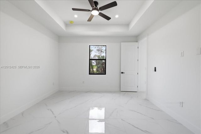 1032 CANDLELIGHT DR, Other City - In The State Of Florida, FL 33974