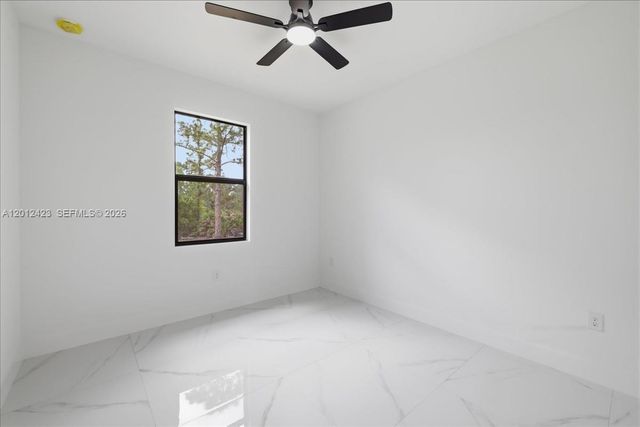 1032 CANDLELIGHT DR, Other City - In The State Of Florida, FL 33974