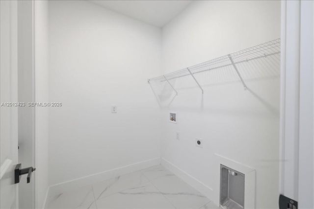 1032 CANDLELIGHT DR, Other City - In The State Of Florida, FL 33974