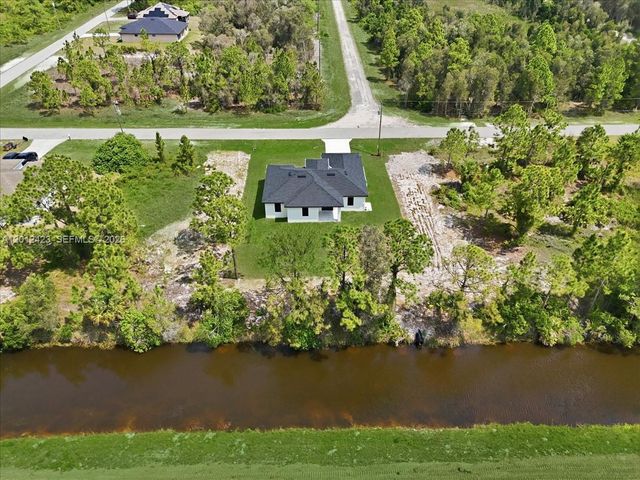 1032 CANDLELIGHT DR, Other City - In The State Of Florida, FL 33974