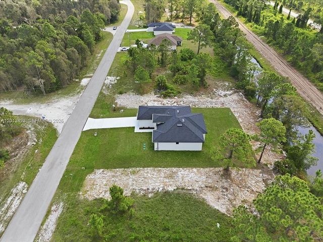 1032 CANDLELIGHT DR, Other City - In The State Of Florida, FL 33974