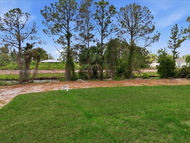 1032 CANDLELIGHT DR, Other City - In The State Of Florida, FL 33974