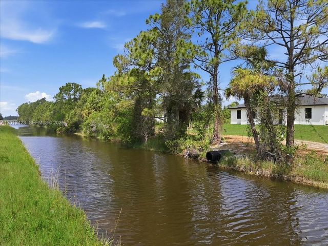 1032 CANDLELIGHT DR, Other City - In The State Of Florida, FL 33974