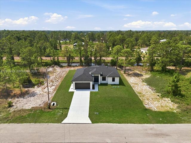 1032 CANDLELIGHT DR, Other City - In The State Of Florida, FL 33974