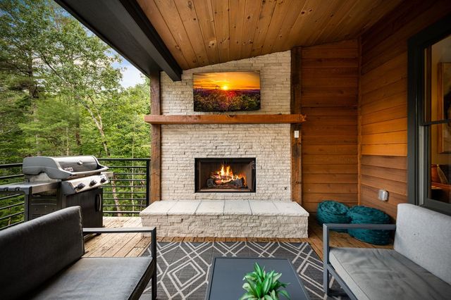 177 Creekside Landing, Ellijay, GA 30540