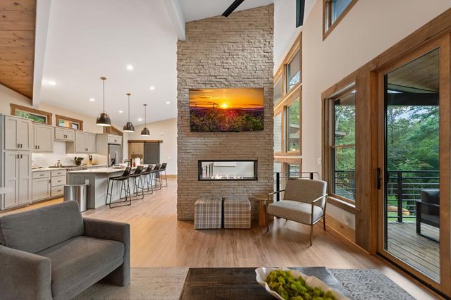 177 Creekside Landing, Ellijay, GA 30540