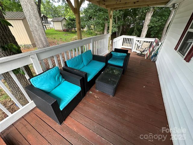 105 Marina Lane, New London, NC 28127