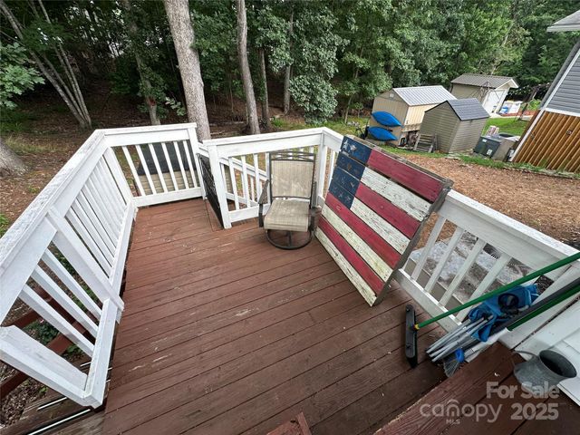 105 Marina Lane, New London, NC 28127