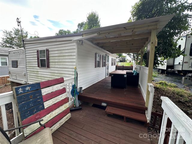 105 Marina Lane, New London, NC 28127