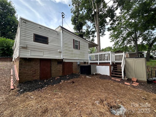 105 Marina Lane, New London, NC 28127