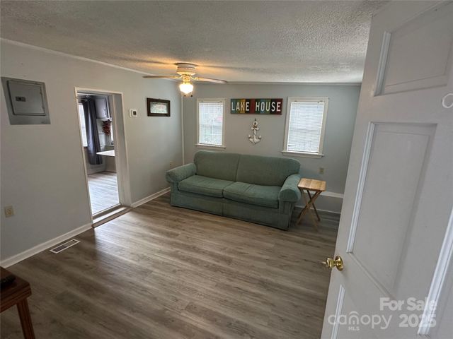 105 Marina Lane, New London, NC 28127