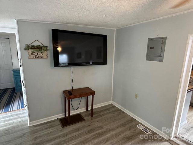 105 Marina Lane, New London, NC 28127
