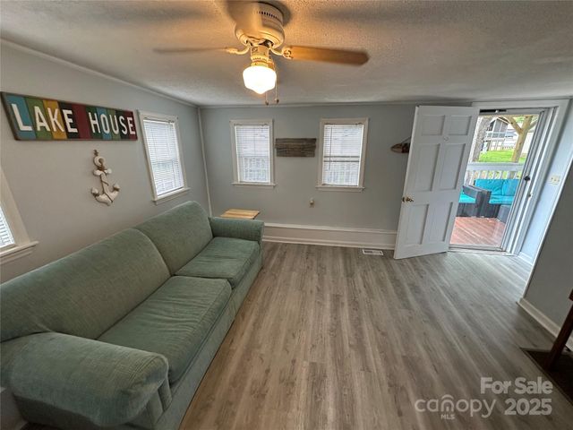 105 Marina Lane, New London, NC 28127