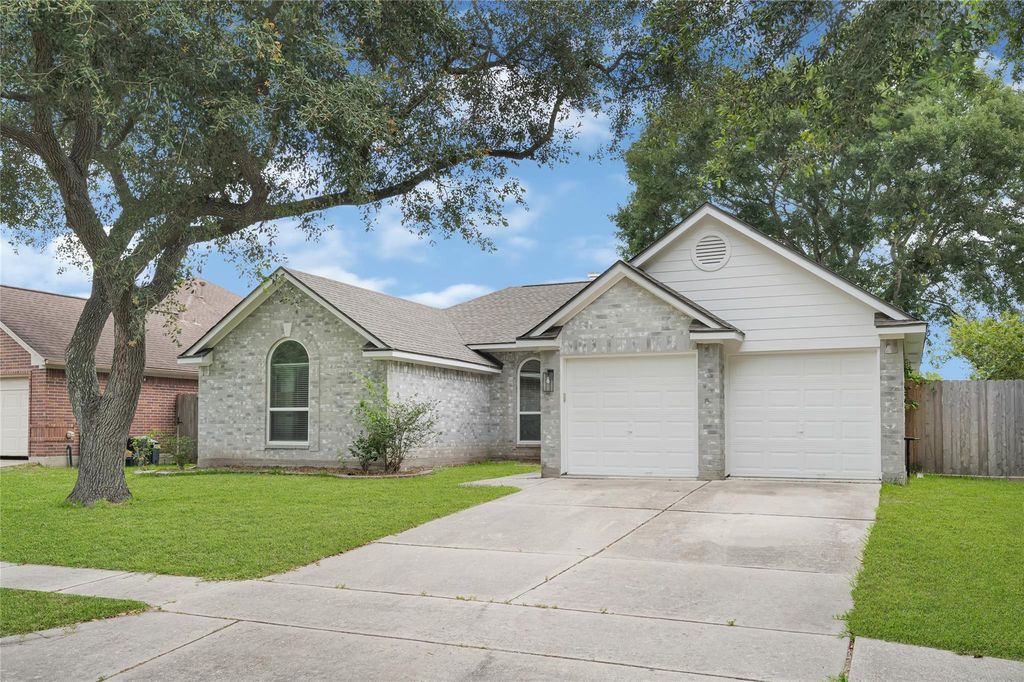 16111 Blue Mesa Ridge Drive, Friendswood, TX 77546