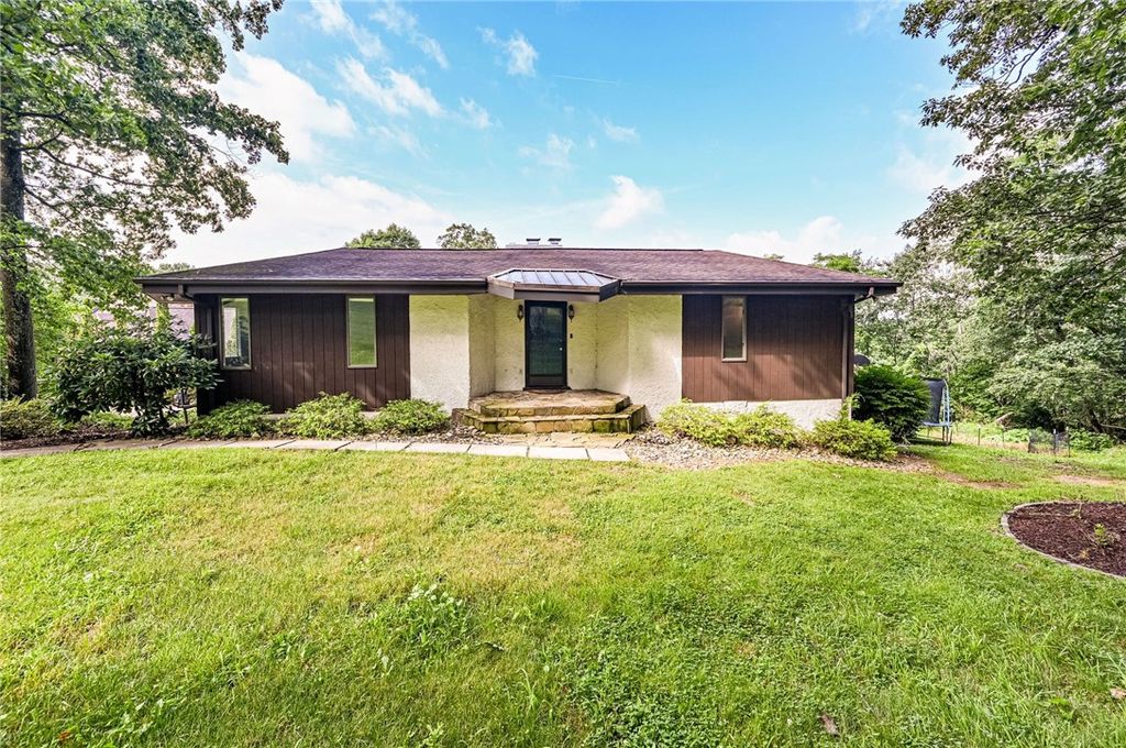 3150 Princeton Rd, Unity Twp, PA 15601