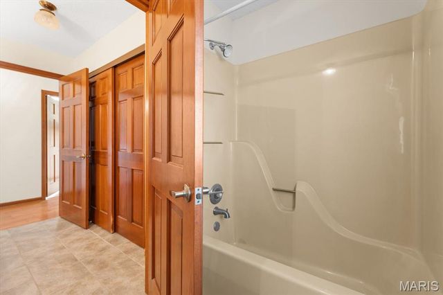 207 Irma Lane, Maryville, IL 62062