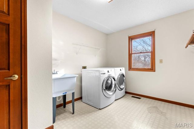 207 Irma Lane, Maryville, IL 62062