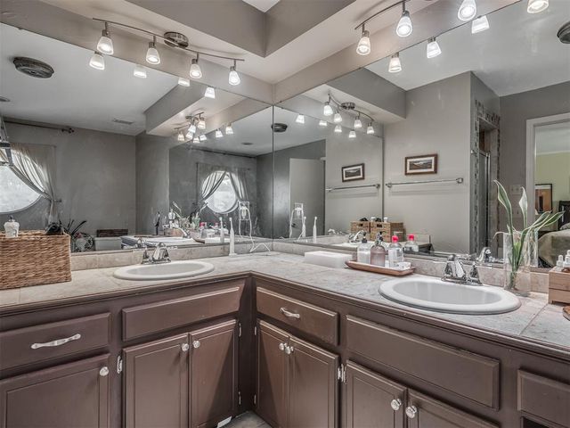 17505 Woodsorrel Road, Edmond, OK 73012