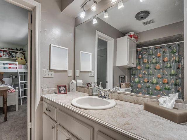17505 Woodsorrel Road, Edmond, OK 73012