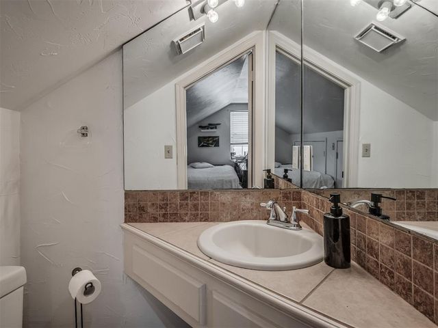 17505 Woodsorrel Road, Edmond, OK 73012