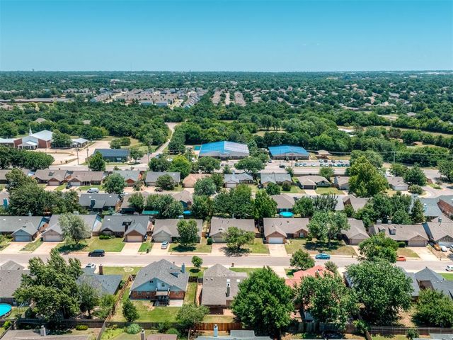 17505 Woodsorrel Road, Edmond, OK 73012