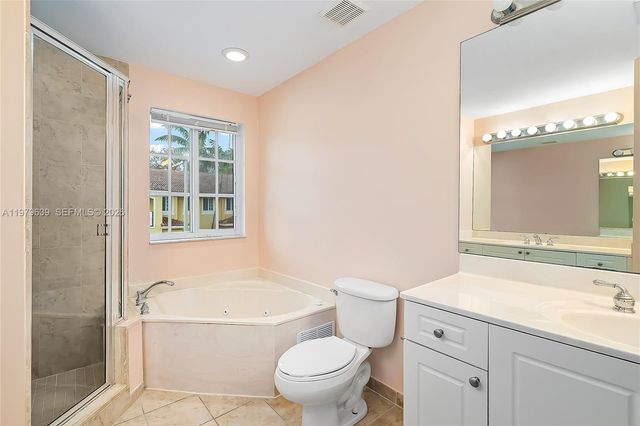 330 SW 2nd Ave 12, Hallandale Beach, FL 33009