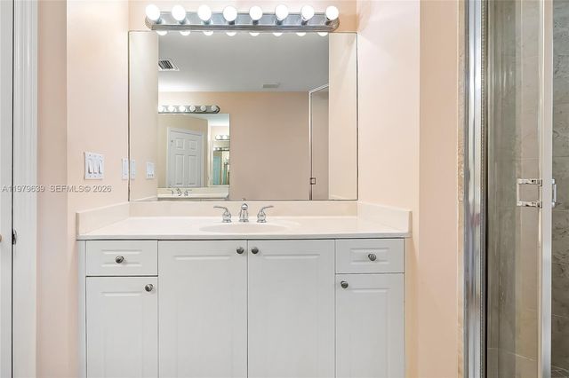 330 SW 2nd Ave 12, Hallandale Beach, FL 33009