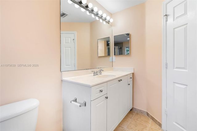 330 SW 2nd Ave 12, Hallandale Beach, FL 33009