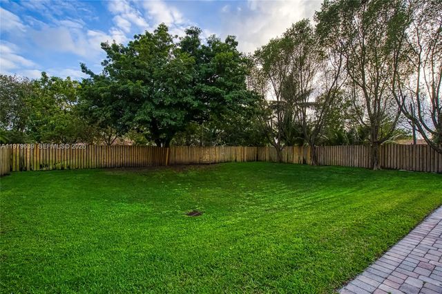 330 SW 2nd Ave 12, Hallandale Beach, FL 33009