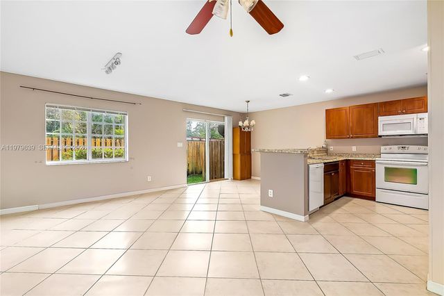 330 SW 2nd Ave 12, Hallandale Beach, FL 33009