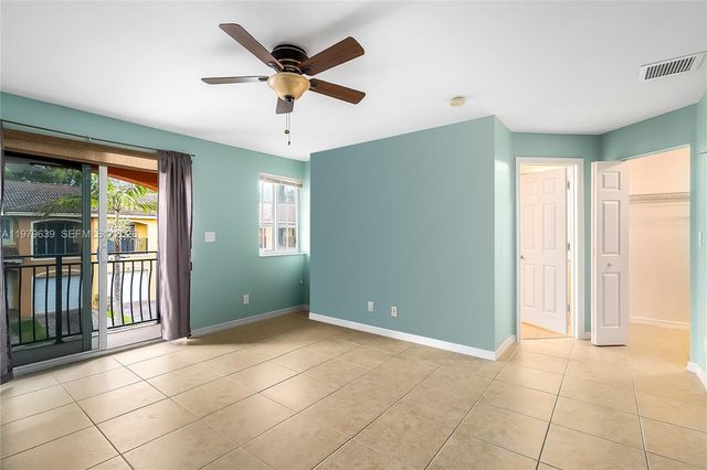 330 SW 2nd Ave 12, Hallandale Beach, FL 33009