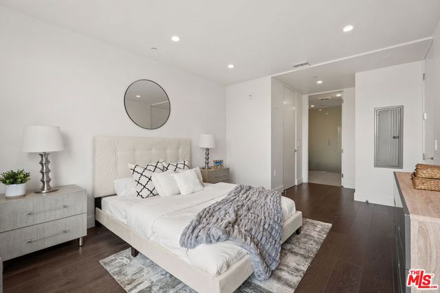 724 N Croft Avenue 301, Los Angeles, CA 90069