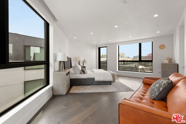 724 N Croft Avenue 301, Los Angeles, CA 90069
