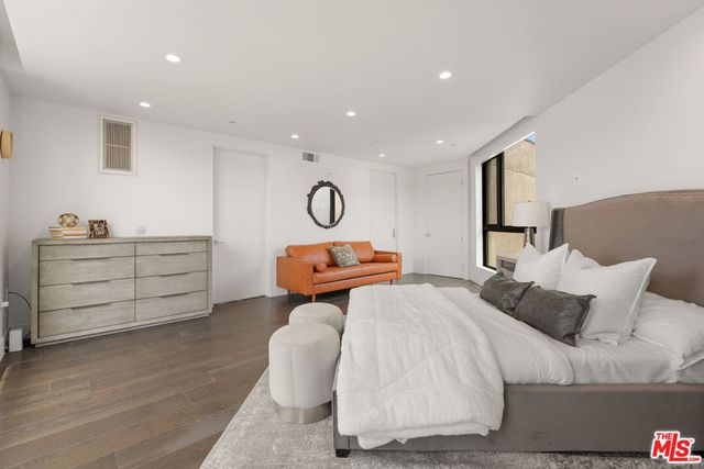 724 N Croft Avenue 301, Los Angeles, CA 90069