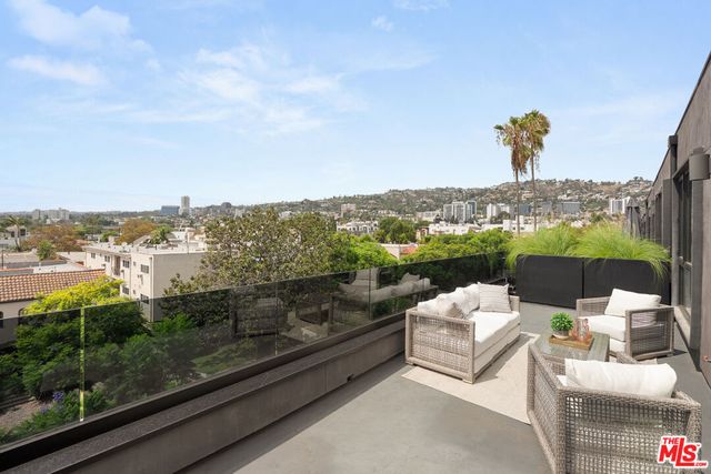 724 N Croft Avenue 301, Los Angeles, CA 90069