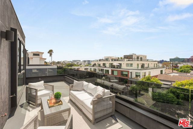 724 N Croft Avenue 301, Los Angeles, CA 90069
