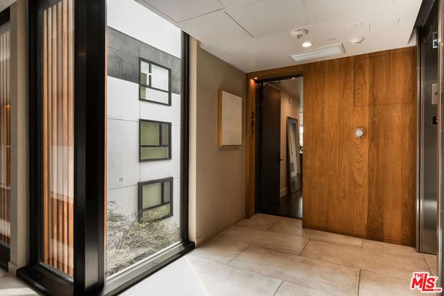 724 N Croft Avenue 301, Los Angeles, CA 90069