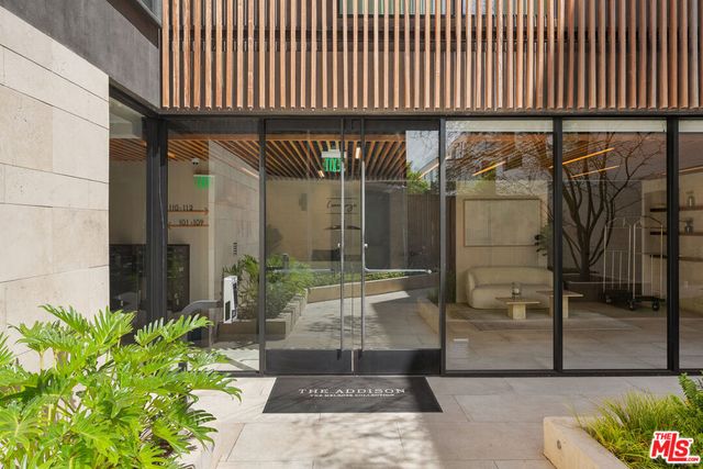 724 N Croft Avenue 301, Los Angeles, CA 90069