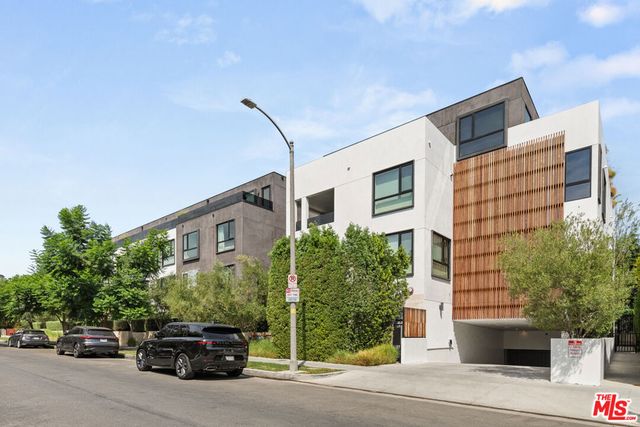 724 N Croft Avenue 301, Los Angeles, CA 90069