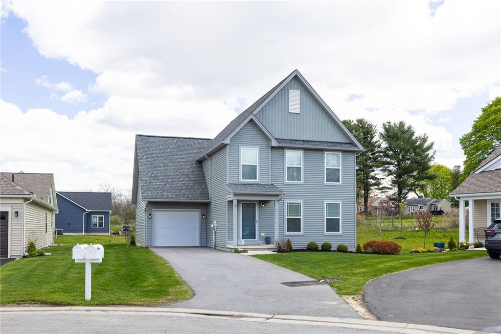 16 Parkglen Drive, Henrietta, NY 14467