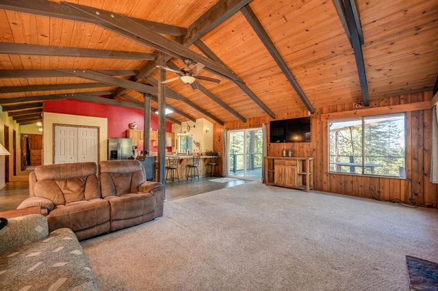1961 Caprine Hill Trl, Pollock Pines, CA 95726