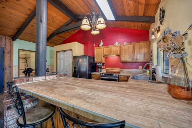 1961 Caprine Hill Trl, Pollock Pines, CA 95726