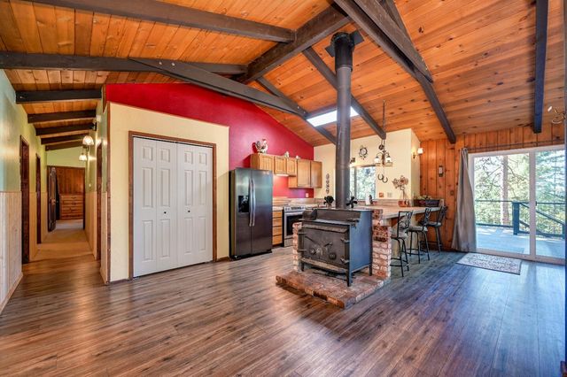 1961 Caprine Hill Trl, Pollock Pines, CA 95726