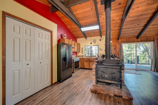 1961 Caprine Hill Trl, Pollock Pines, CA 95726