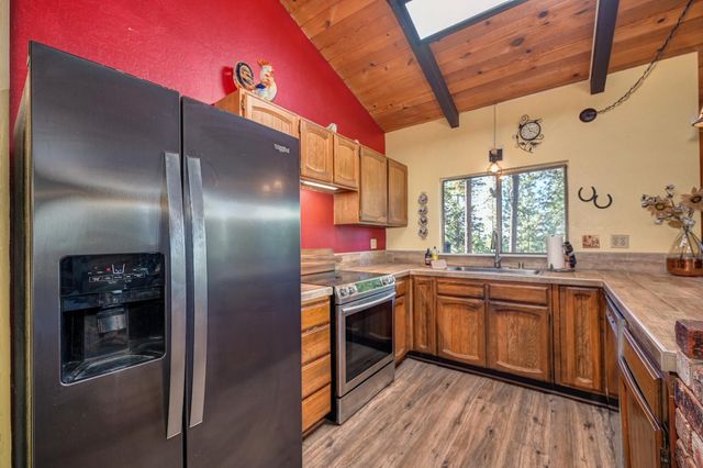 1961 Caprine Hill Trl, Pollock Pines, CA 95726