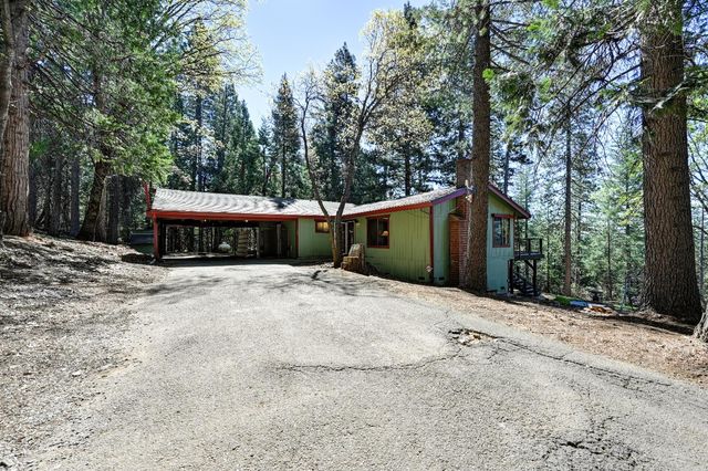 1961 Caprine Hill Trl, Pollock Pines, CA 95726