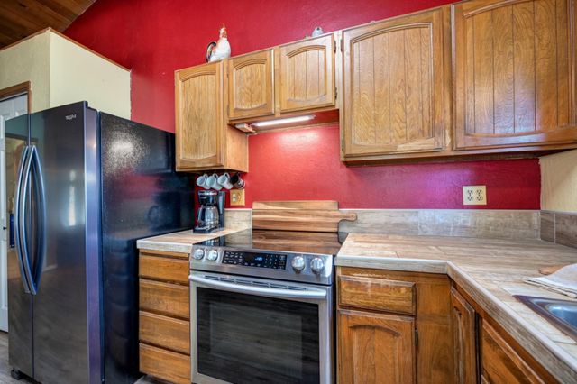 1961 Caprine Hill Trl, Pollock Pines, CA 95726